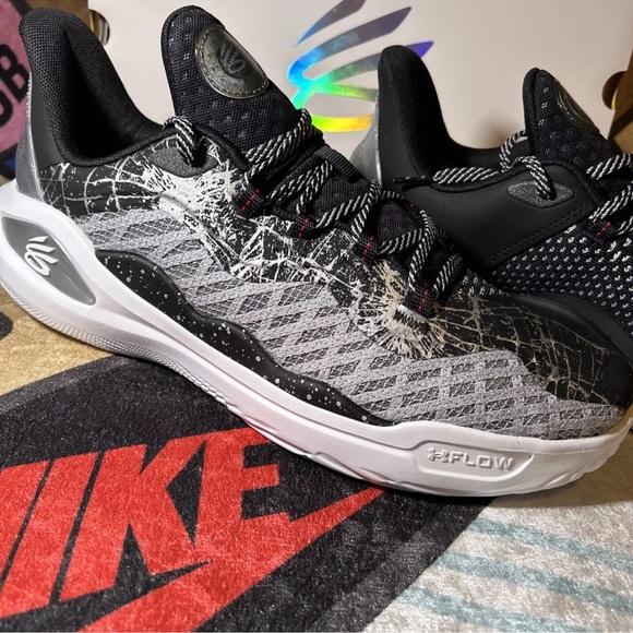 Under Armour Curry 11 Bruce Lee Collaboration Size 10.5 Men’s in Black n Silver main image 10